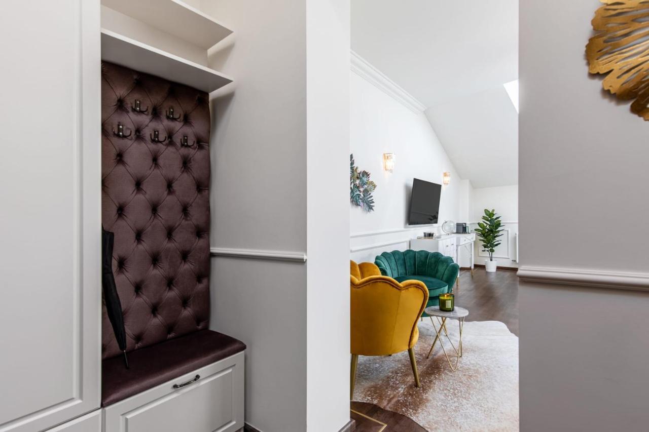 Holt Old Town Luxury Suites Bucharest Exterior photo