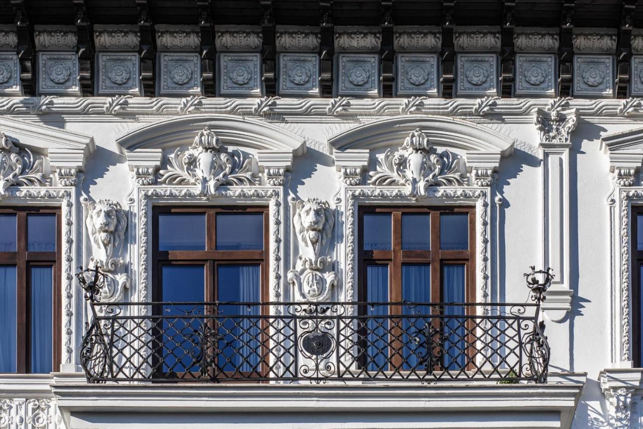 Holt Old Town Luxury Suites Bucharest Exterior photo